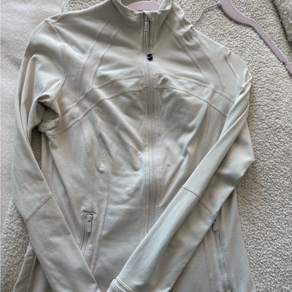 Lululemon size 8 cream zip up